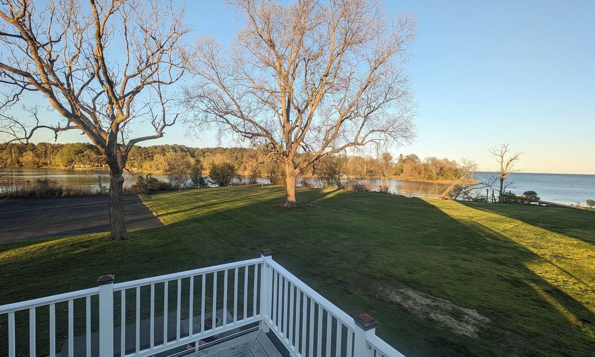 Avenue House | Private Getaway at Four Waters Estate!