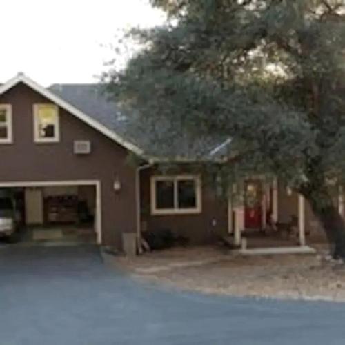 Penn Valley House | Private Ground Floor Accommodation for a Couples' Getaway in Penn Valley, California