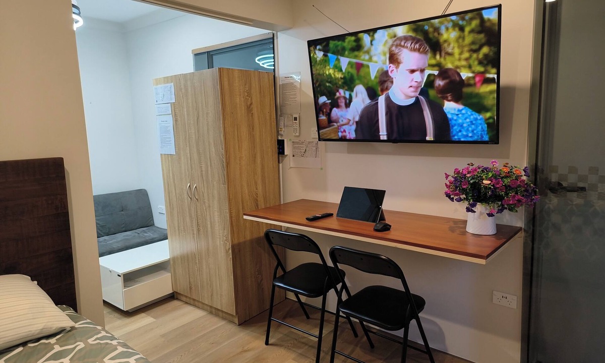 Jamboree Heights Apartment | Private Guest Studio with Ensuite for Long Short Stay