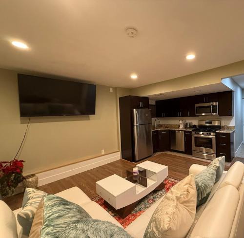 Lake Ronkonkoma Apartment | Private Guest House-Lake Ronkonkoma