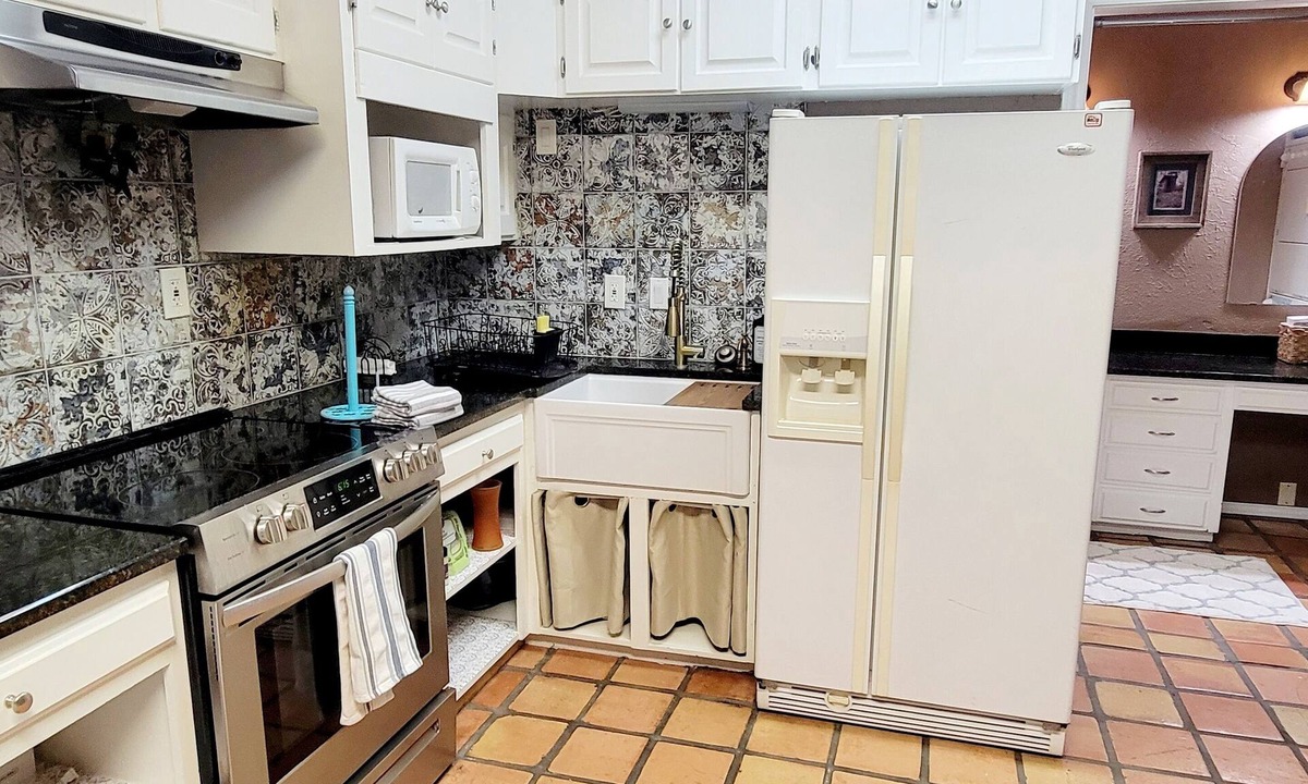 Colleyville House | Private Guest House in sought after Colleyville.