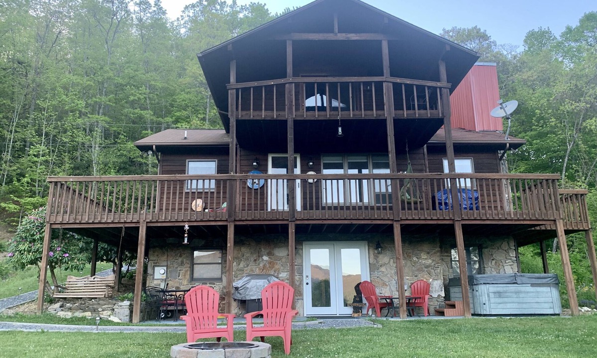 Maggie Valley House | Private Guest Suite