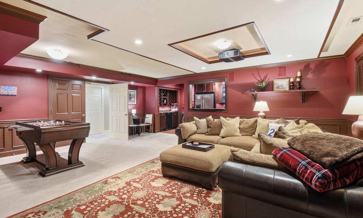 Market House | Private Guest Suite in Beautiful Kirkland, West of Market neighborhood.