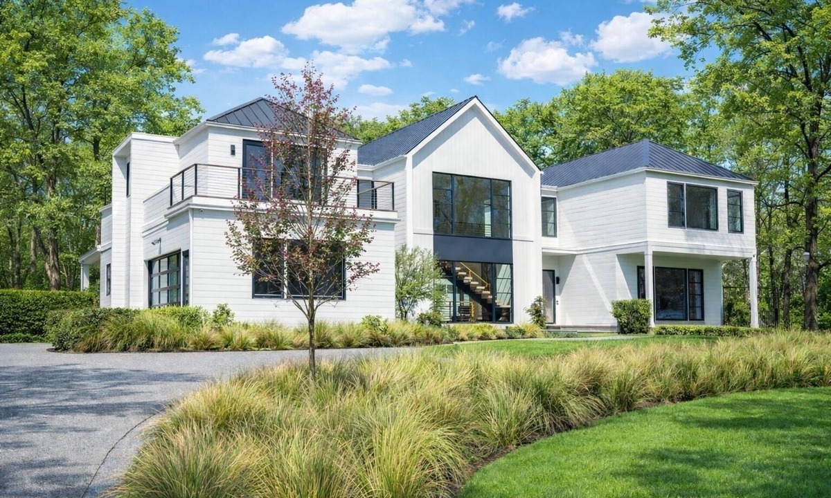 Noyack House | Private Hamptons Estate - 7 BR, Pool, Spa, Sag Harbor