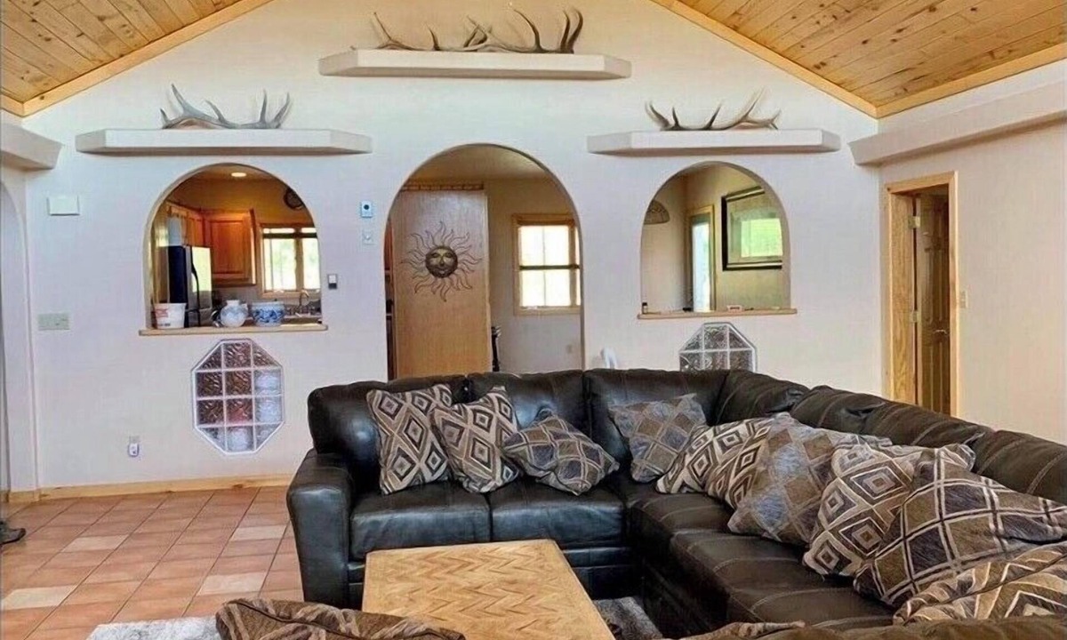 Bayfield House | Private Haven+5 Acres+Sprawling Yards+Spectacular Waterfall Koi Pond! 3BR/2Bath