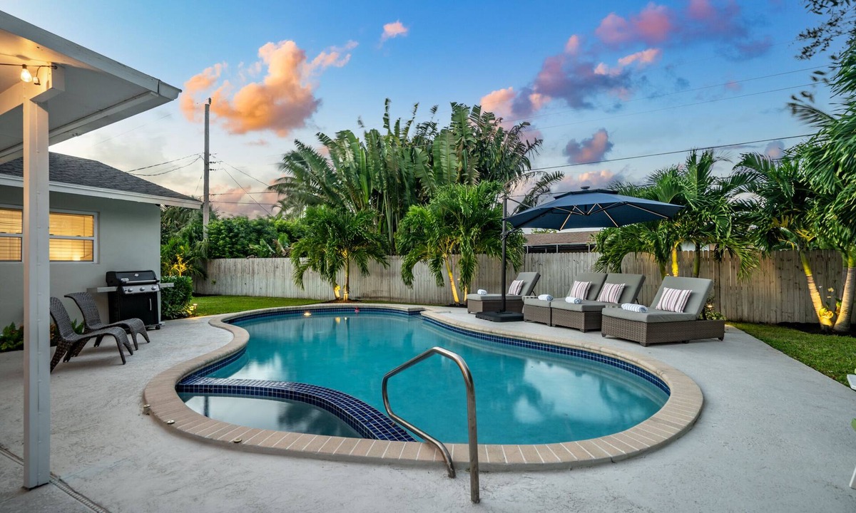Boynton Beach House | Private HEATED Pool Oasis🌞🌴 SPRING 2026 Dates are Booking FAST!