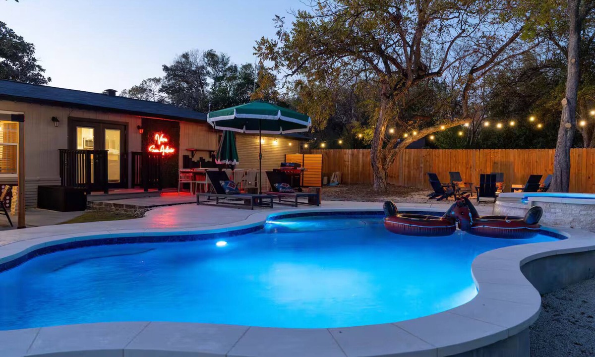 North Shearer Hills House | Private Heated Pool, Pickleball Court, Game Room, Central & Near River Walk