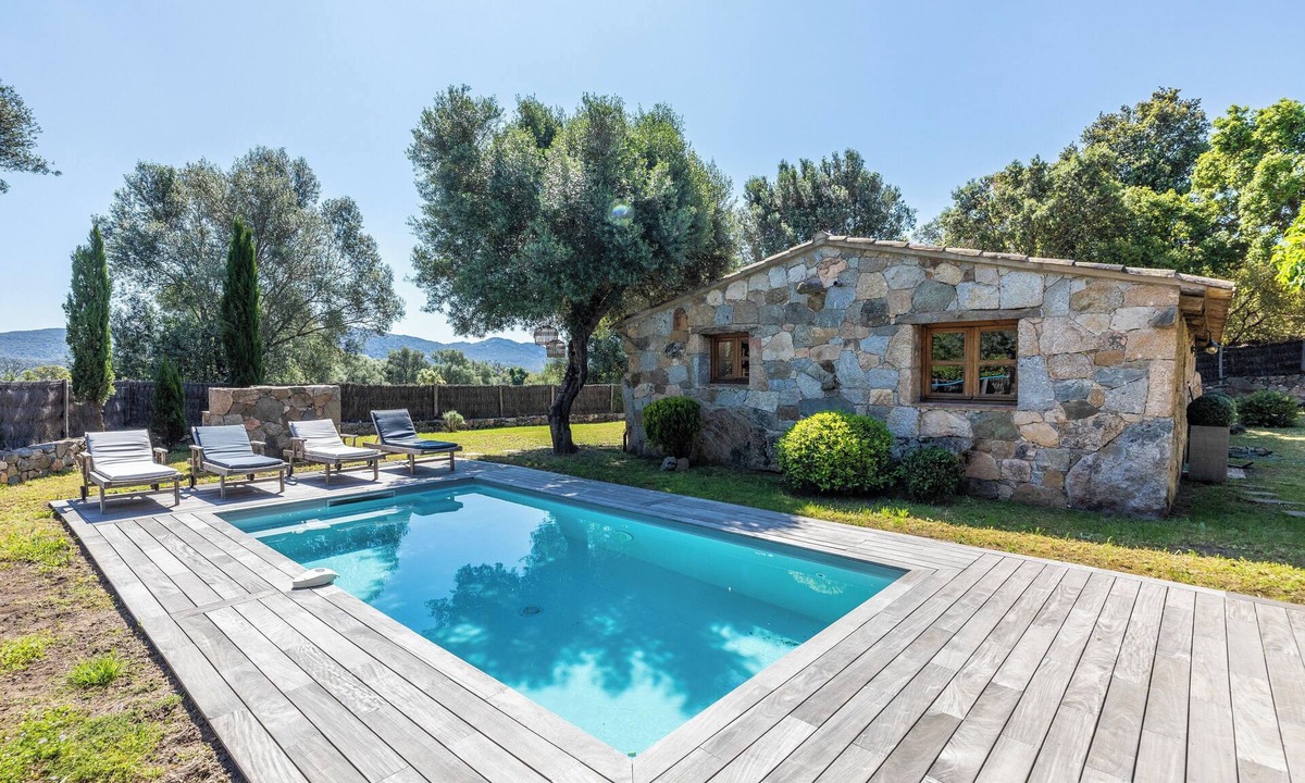 Sotta House | Private heated swimming pool