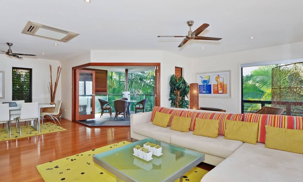 Tewantin House | Private Hideaway in Tewantin