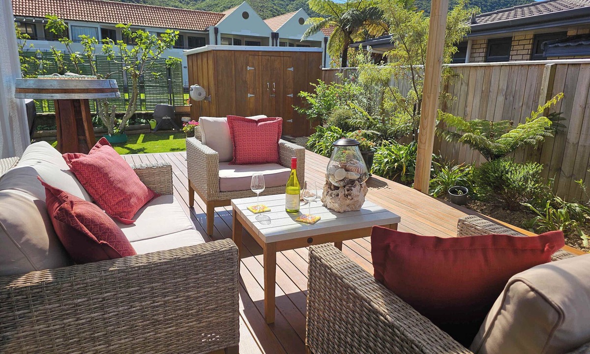 Waikawa Bay House | Private Hideaway with Beach & Marina Access