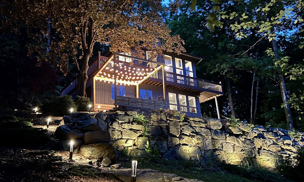 Marble Dale Cabin | Private Hilltop Cabin at Houndcliffen