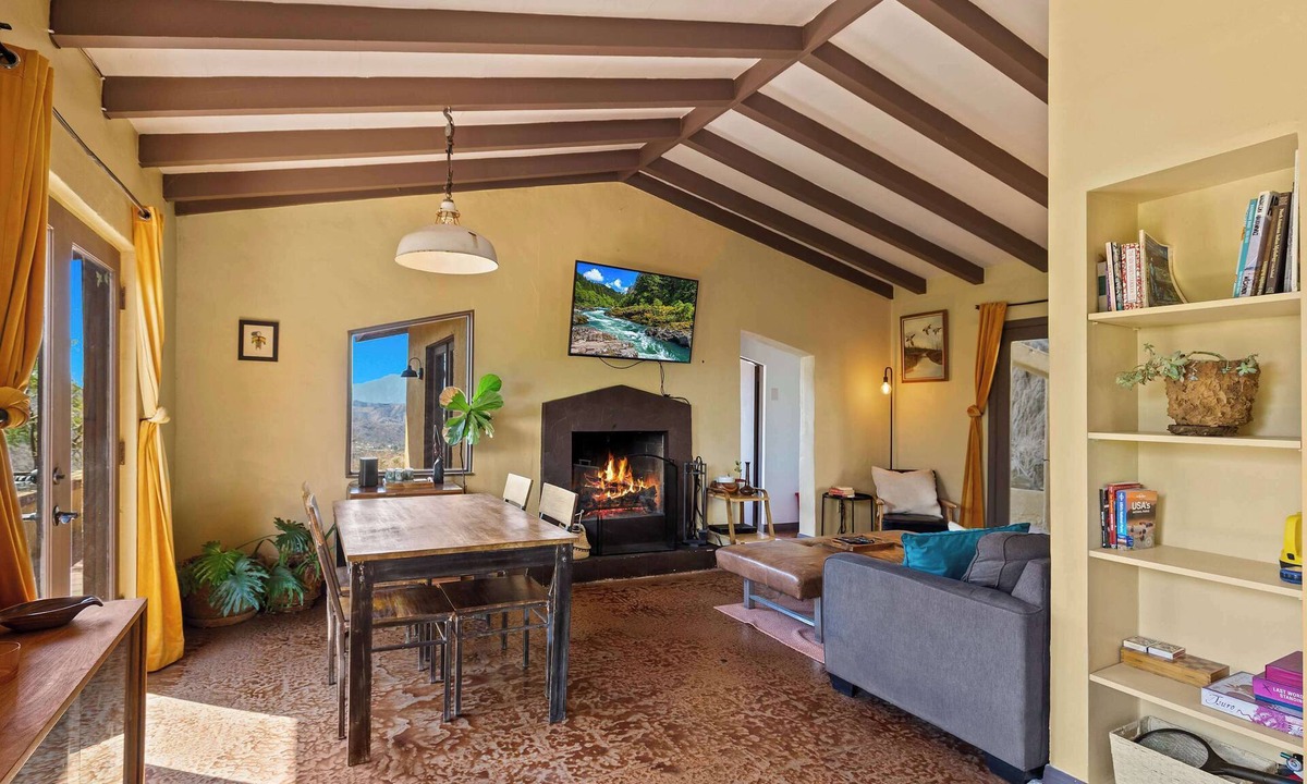 Morongo Valley House | Private Hilltop Getaway by Navigate Stays