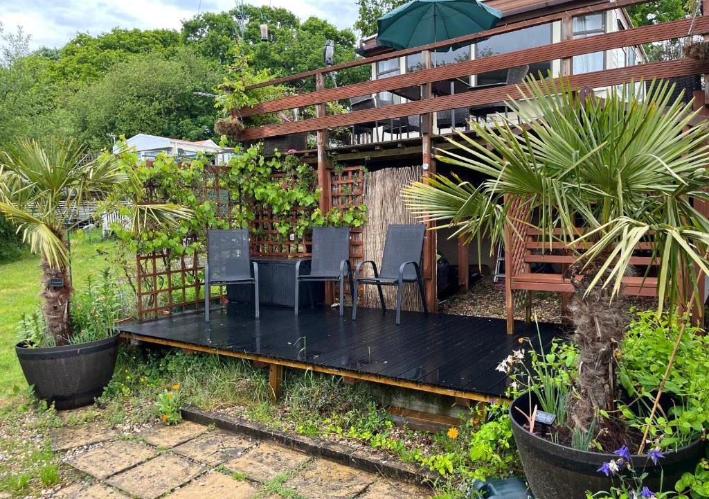 Ryde House | Private Holiday home in calm site