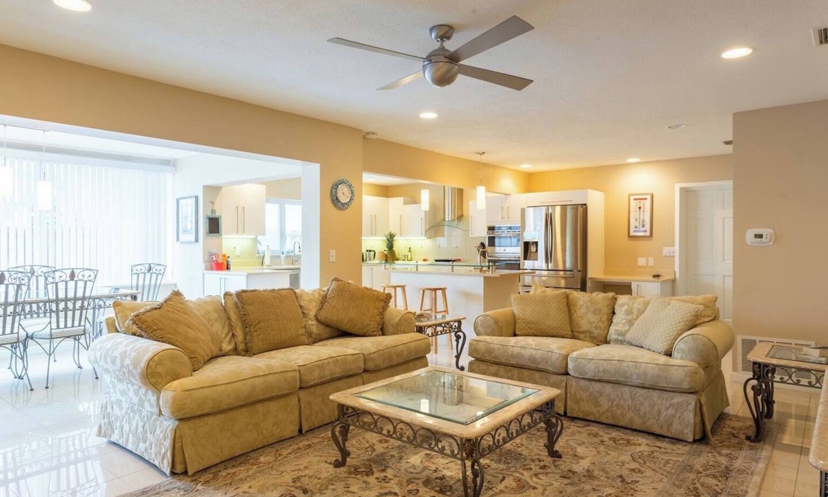 Siesta Key Village House | Private Home 2bed 2bath King Bed Spa