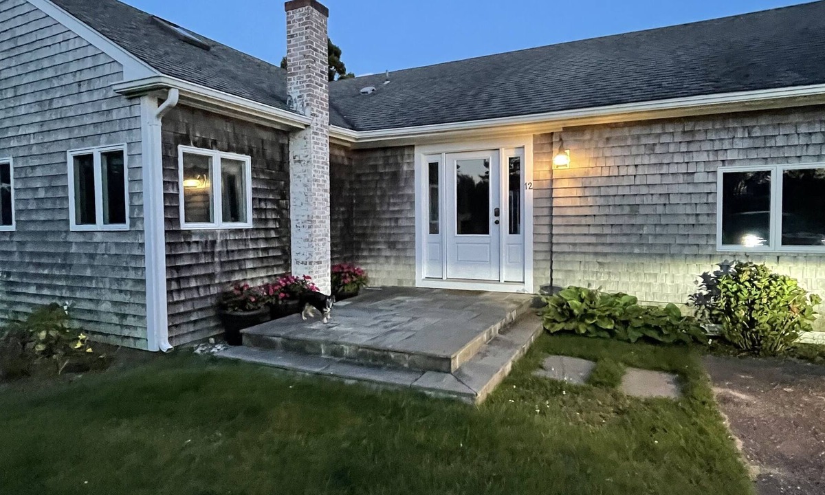 Katama House | PRIVATE Home, 5 BR, 3.5 BATH, South Beach Edgartown