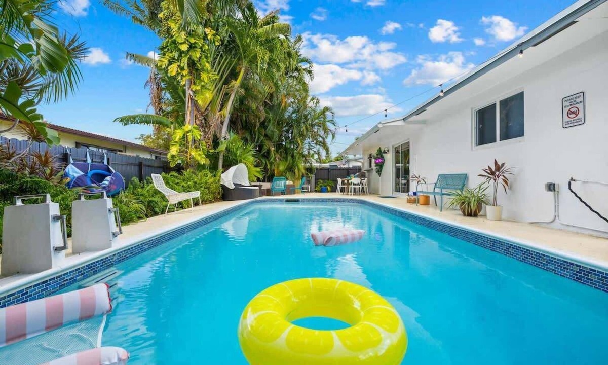 North Central Hollywood House | Private Home - Heated Pool - The Other Hollywood