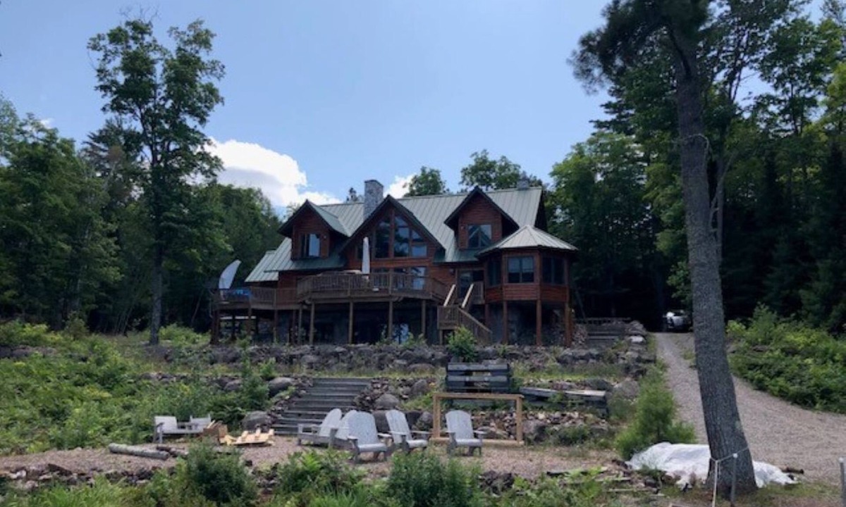 Champion Cabin | Private Home On Gibson Lake