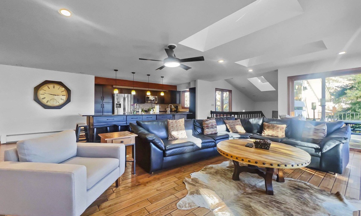 Dillon House | Private Hot Tub, Beautiful Views, 208 Tenderfoot