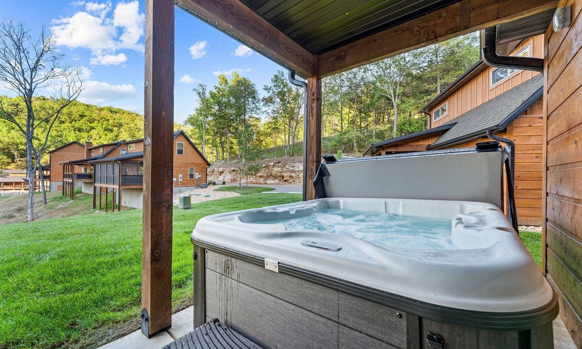 Branson Cabin | Private Hot Tub Cabin Near Table Rock Lake with Firepit, Free Tickets & Community Experiences