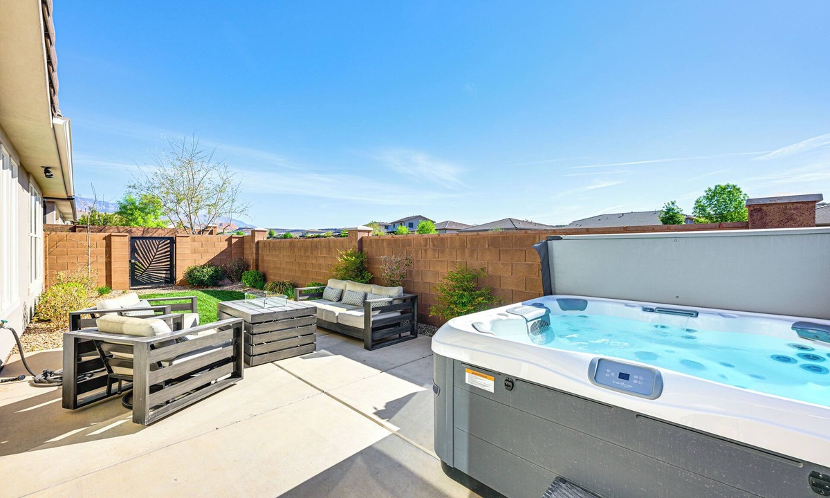 Sienna Hills House | Private Hot Tub & Community Pool: Washington Home!