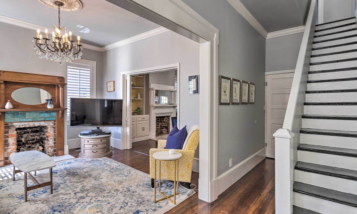 Metropolitan Apartment | Private Hot Tub: Historic Savannah Home