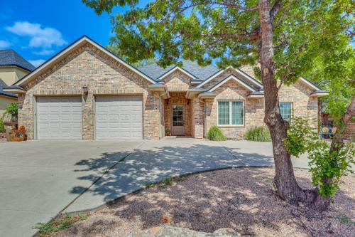 Canyon House | Private Hot Tub & Patio: Golf Retreat in Canyon!