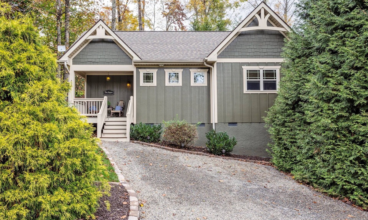 Skyland Cottage | Private Hot Tub, Quiet Setting, Spotlessly Clean Cottage