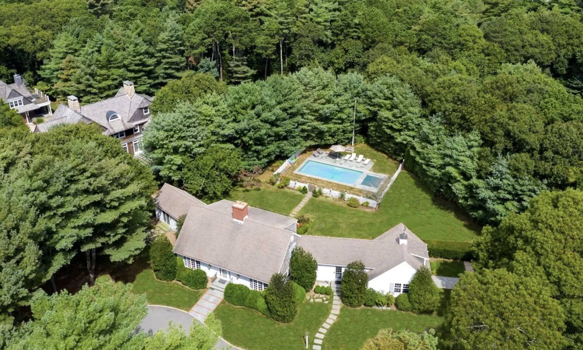 Wianno House | Private, Immaculate Home in Resort-Like Setting with Pool