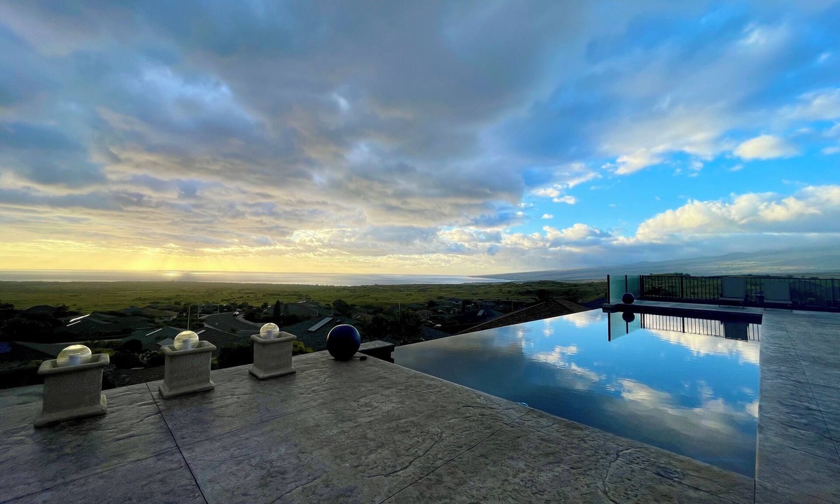 Sunset Ridge House | PRIVATE INFINITY POOL WITH 180 DEGREE OCEAN VIEW!