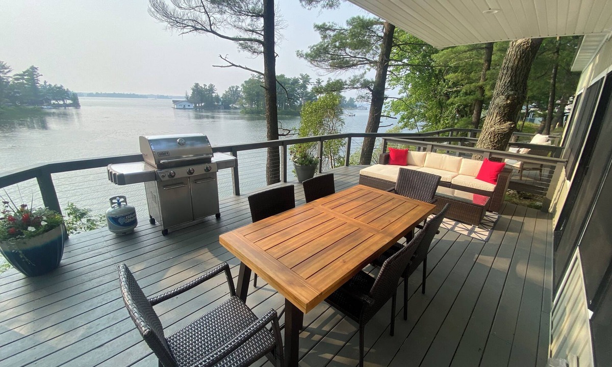 Alexandria Bay Cottage | Private Island Cottage-Spectacular Sunsets-Main Channel View & Protected Cove!