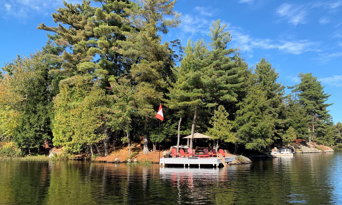 Broadbent Cottage | Private Island Cottage Paradise