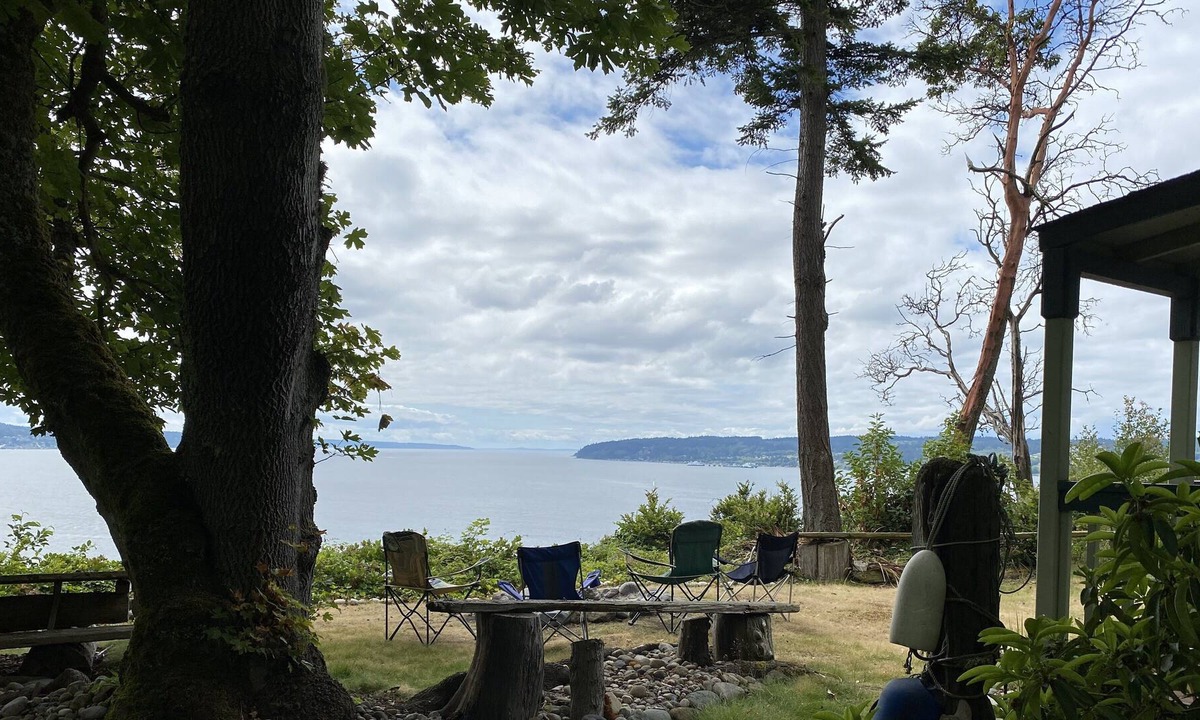 Everett House | Private Island Escape