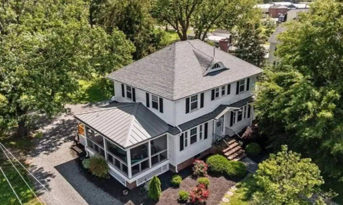 Kilmarnock House | Private Kilmarnock Home: Walk to Dining + Minutes to Wedding Venues & Wineries