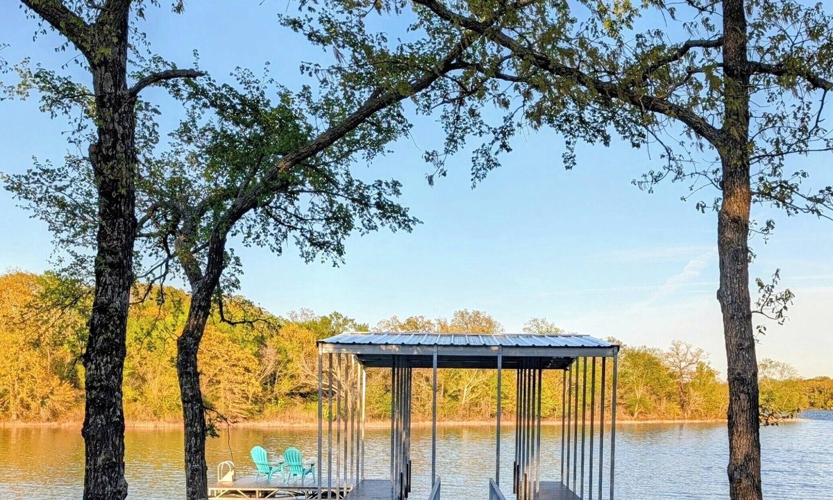 Okmulgee House | Private Lake Escape w/Covered Dock+Fire Pit