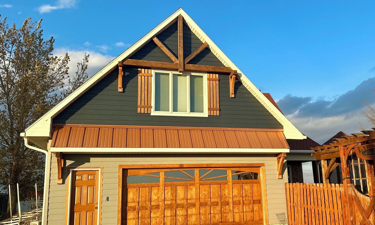 Arlington House | Private Lake Front & Pool. Entire 4 BR Home