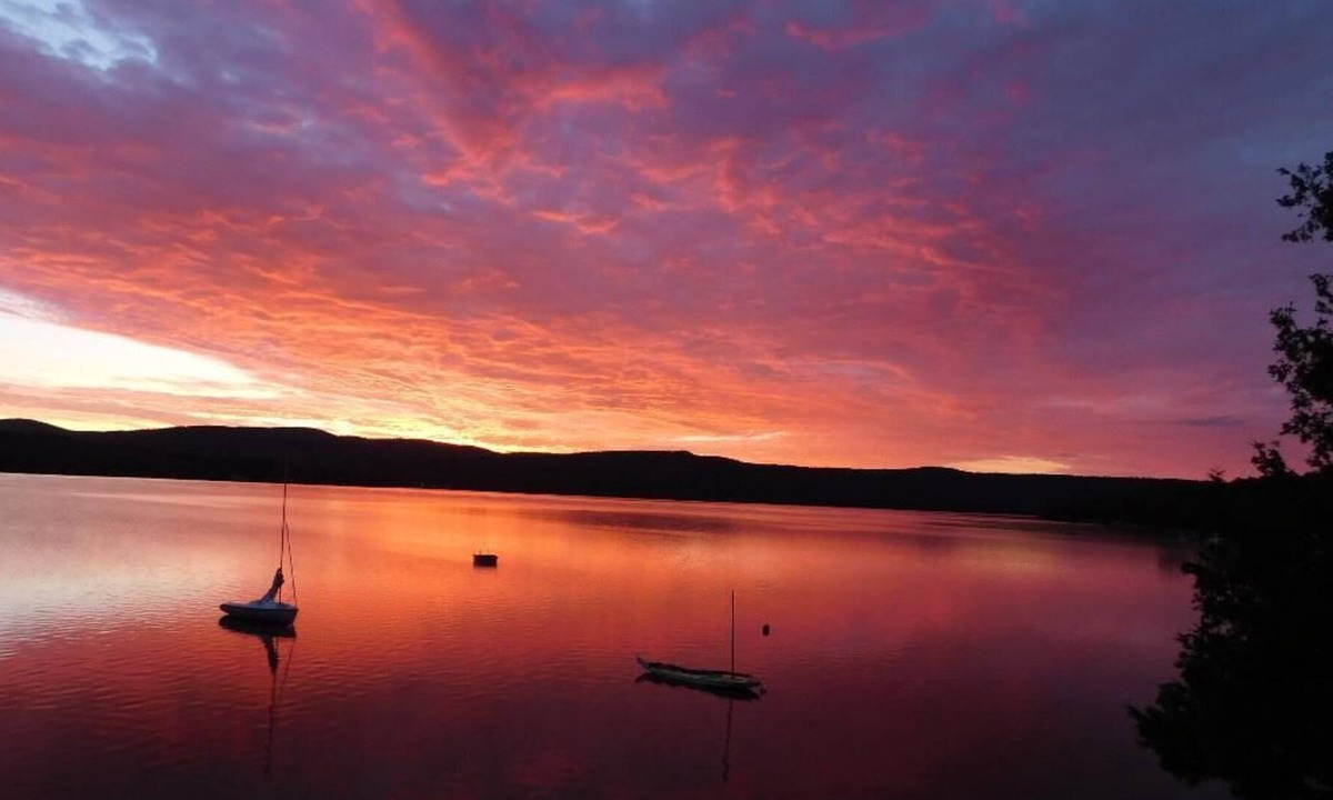 Morgan House | Private Lake Front Property - Ruby's Lake House