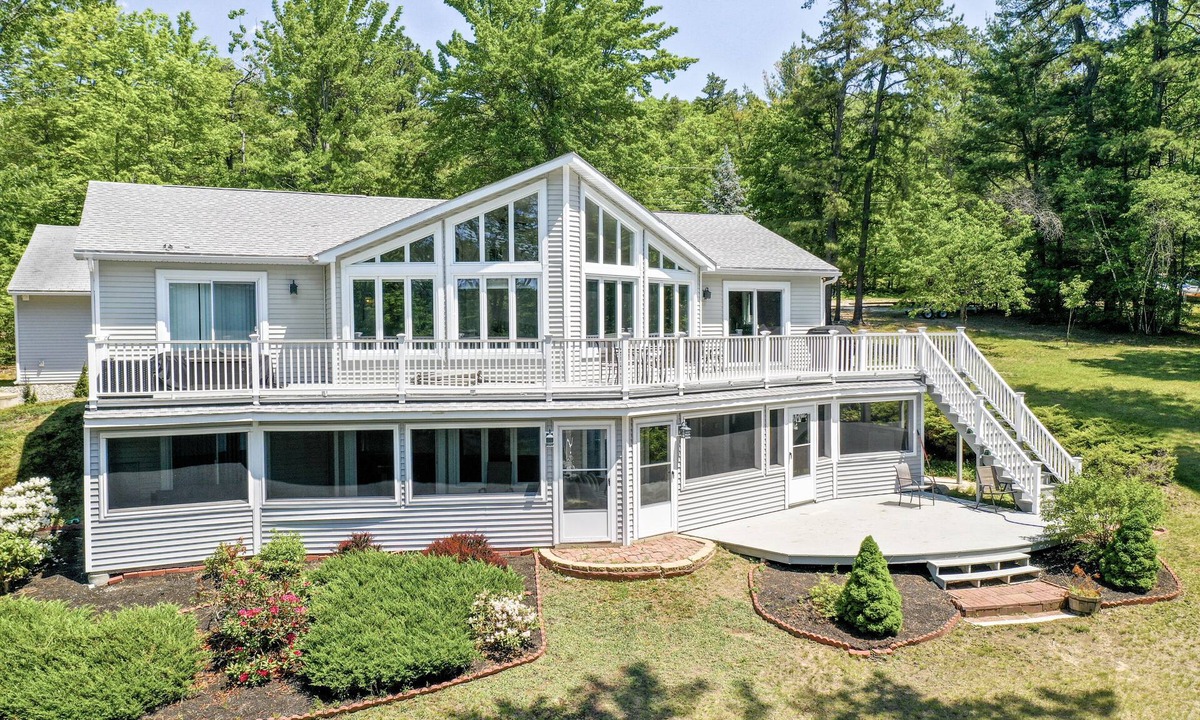 Freedom House | Private Lake Front