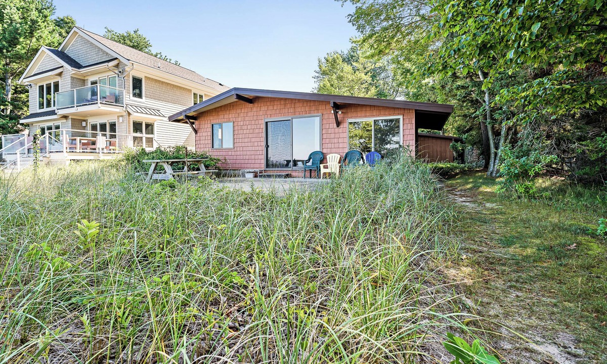 Holland House | Private Lake Michigan Beach Access