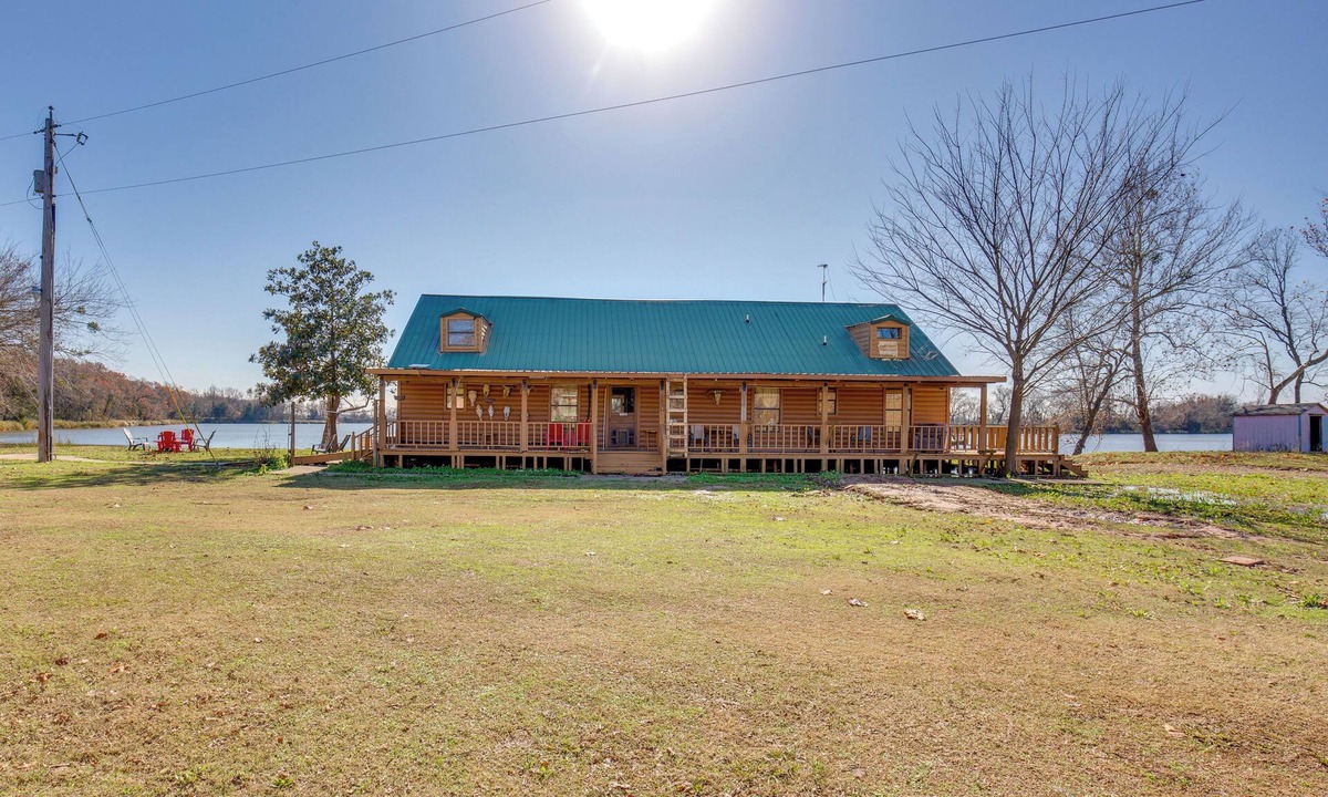 Grant Cabin | Private Lake On-Site: Secluded Retreat in Grant!