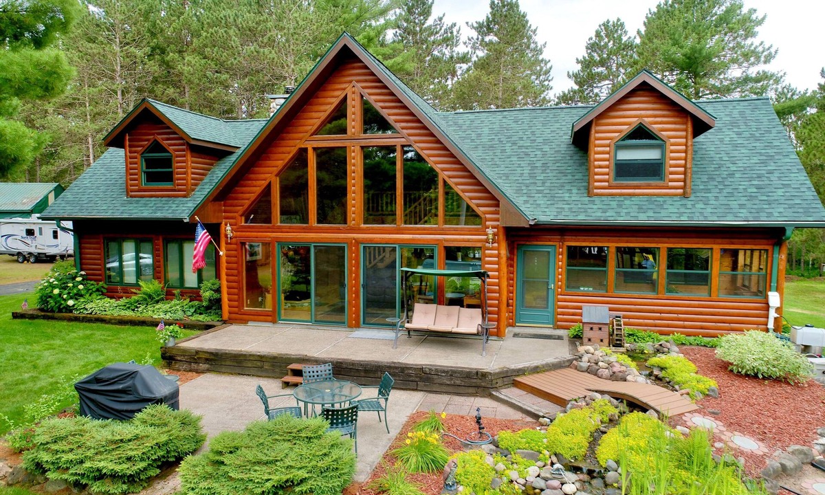 Spooner Ski Chalet | Private Lake Resort: sandy beach, home theater, fire pit, pontoon