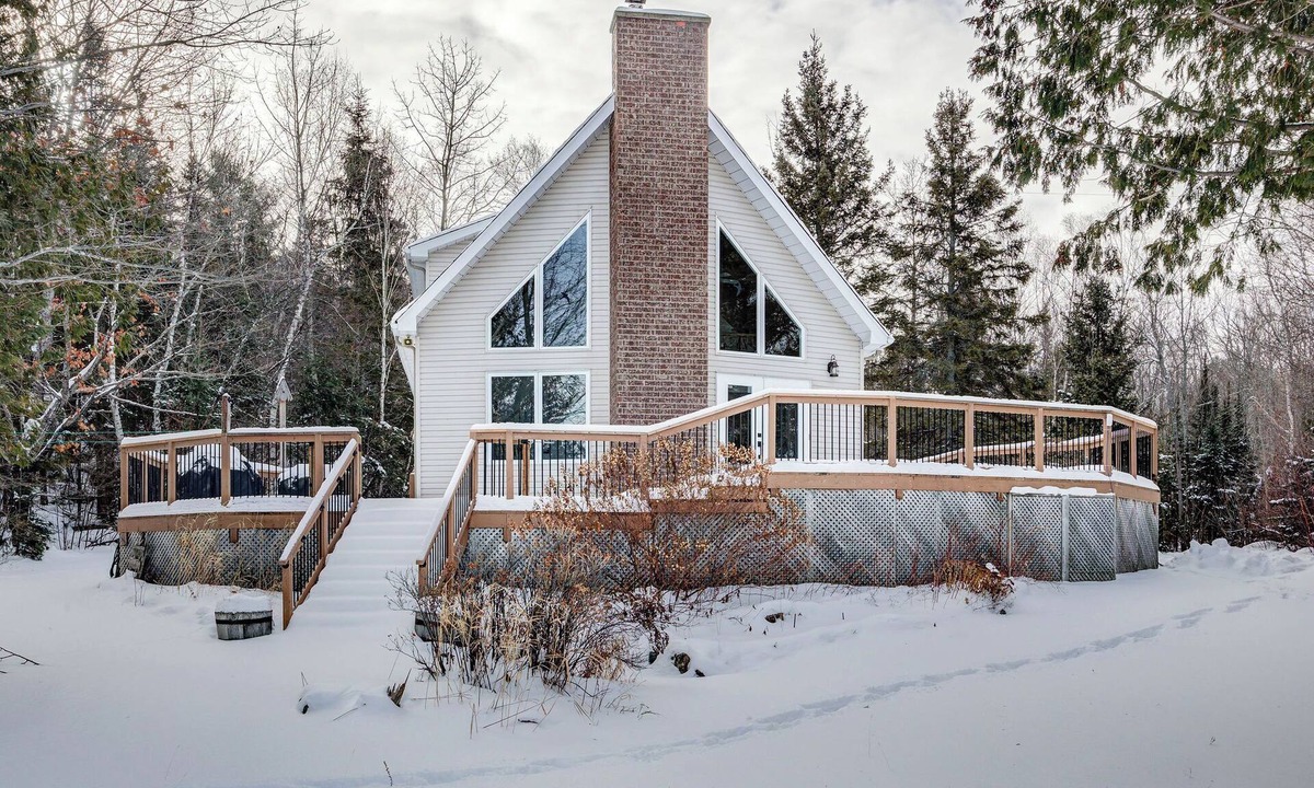 Garson Cottage | Private Lakefront Cottage - Sleeps 8