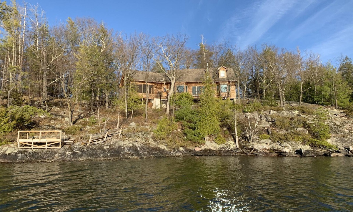 Putnam Station House | Private Lakefront Retreat - 4/3 8 people, amazing views, sunsets and privacy!