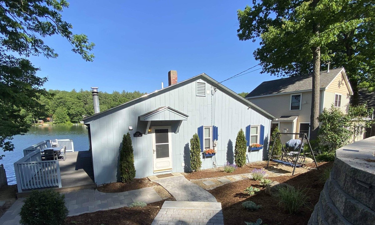 Hollis House | Private Lakehouse Getaway