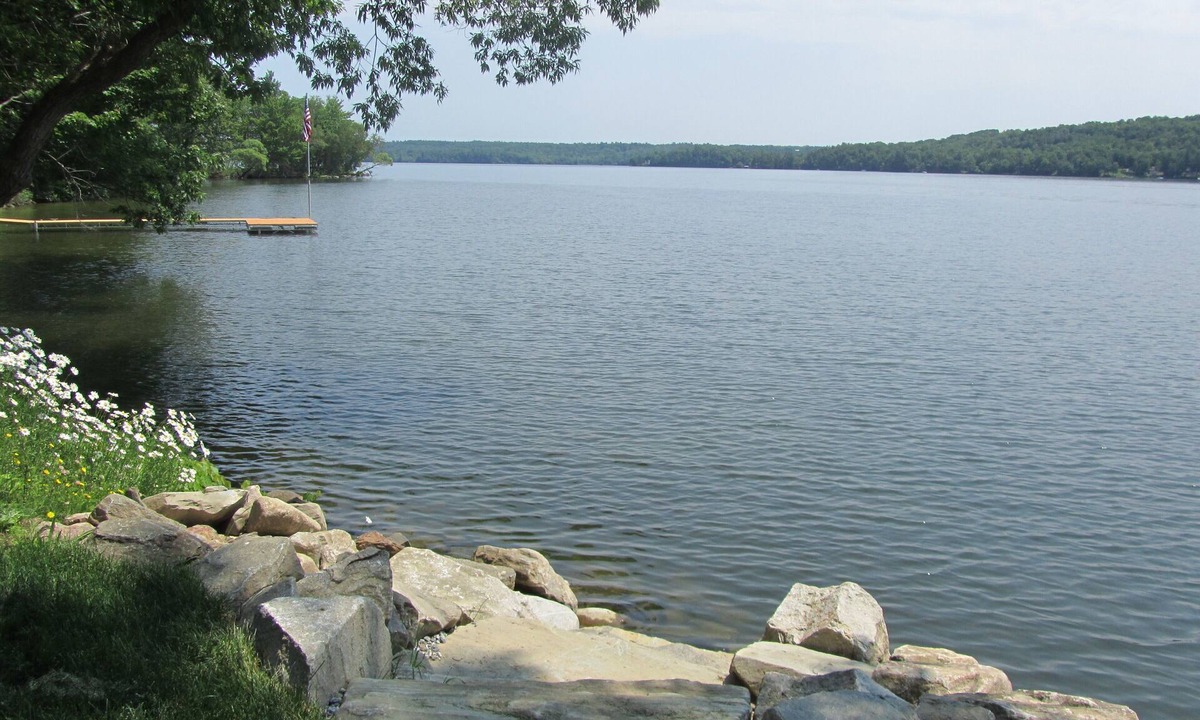 Vassalboro Cottage | Private lakeside cottage, within walking distance of 36 hole golf course.