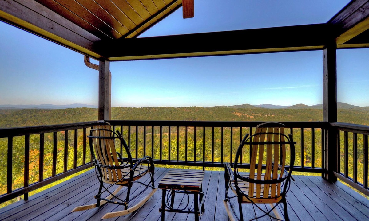 Morganton Cabin | Private Location, Pool Table, Foos Ball, Hot Tub