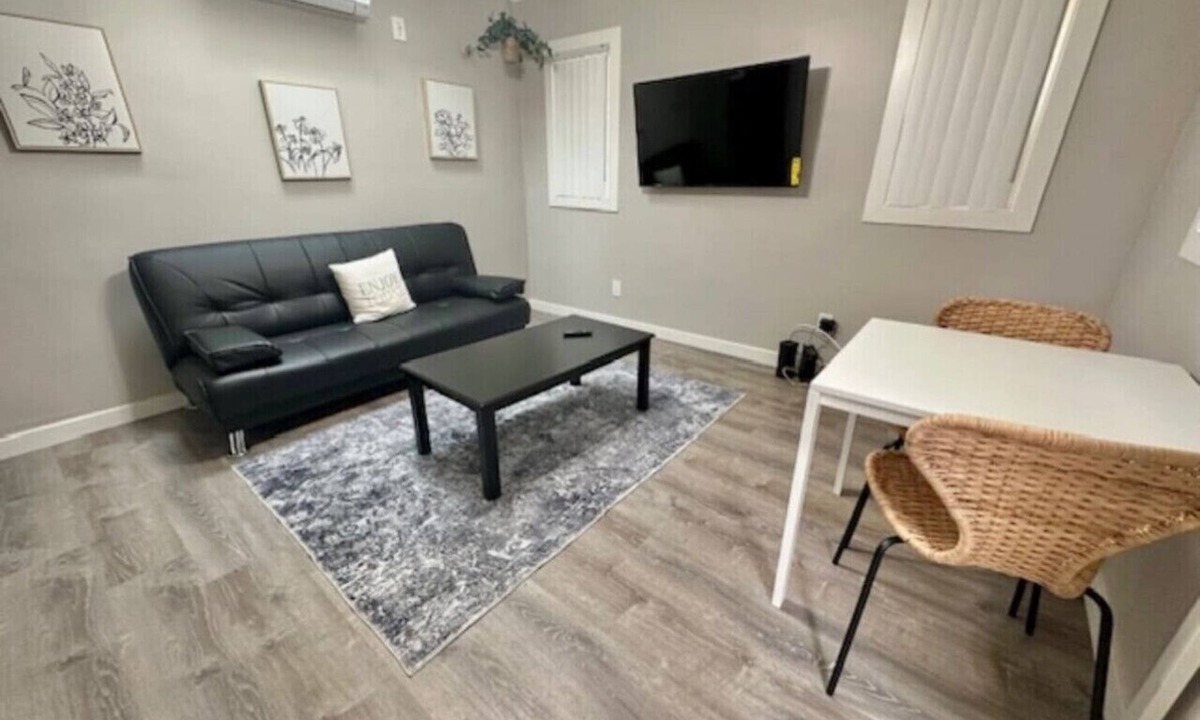Los Feliz Apartment | Private Los Feliz Bungalow