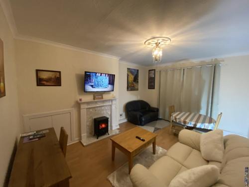 Kilwinning House | Private Lounge and Double Room