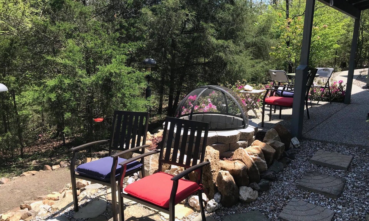 Hot Springs Village Apartment | Private Luxury King Suite With Golf Course View - Best East End Location