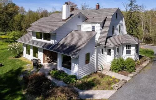 Blawenburg House | Private Luxurious Canal Estate