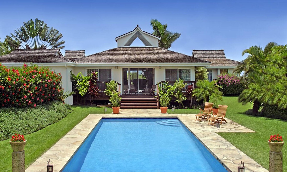 Pauwela House | Private, Luxurious Dream Home with Swimming Pool, Permitted